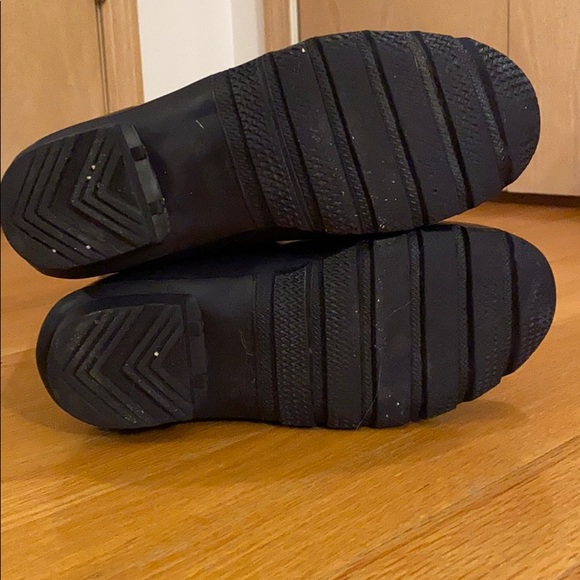 Woman’s Hunter Rain Boots! - Picture 7 of 12